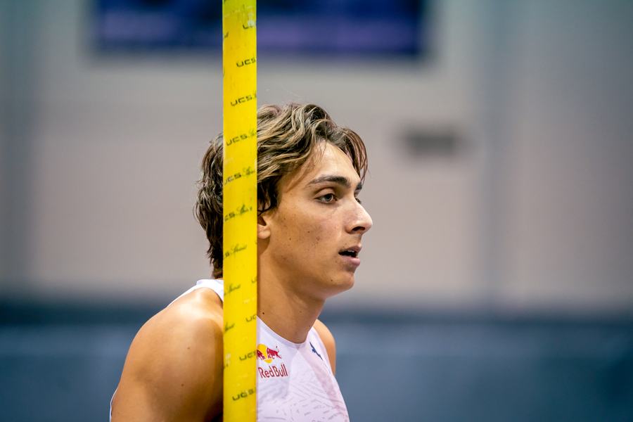 Close profile beside the pole