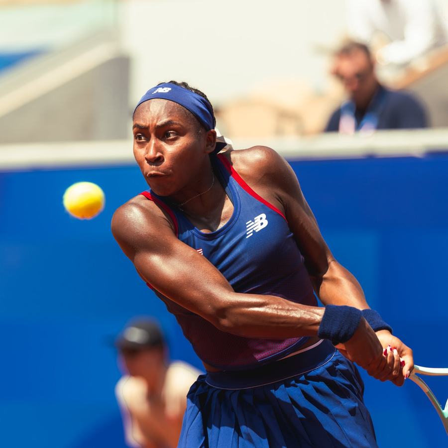 Coco Gauff, eyes on the ball toss